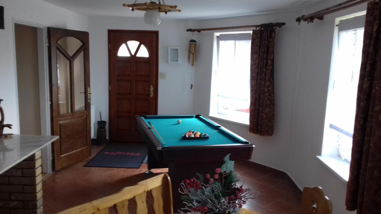 Apartman Ustie Trstena Luaran gambar